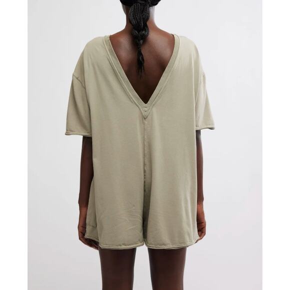 NWT $60 FREE PEOPLE MOVEMENT Hot Shot Tee Romper Sage Stone Green Size small - Picture 3 of 7